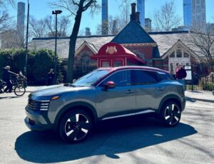 Nuevo Nissan Kicks 2025 despierta emoción al máximo en su develación en Nueva York