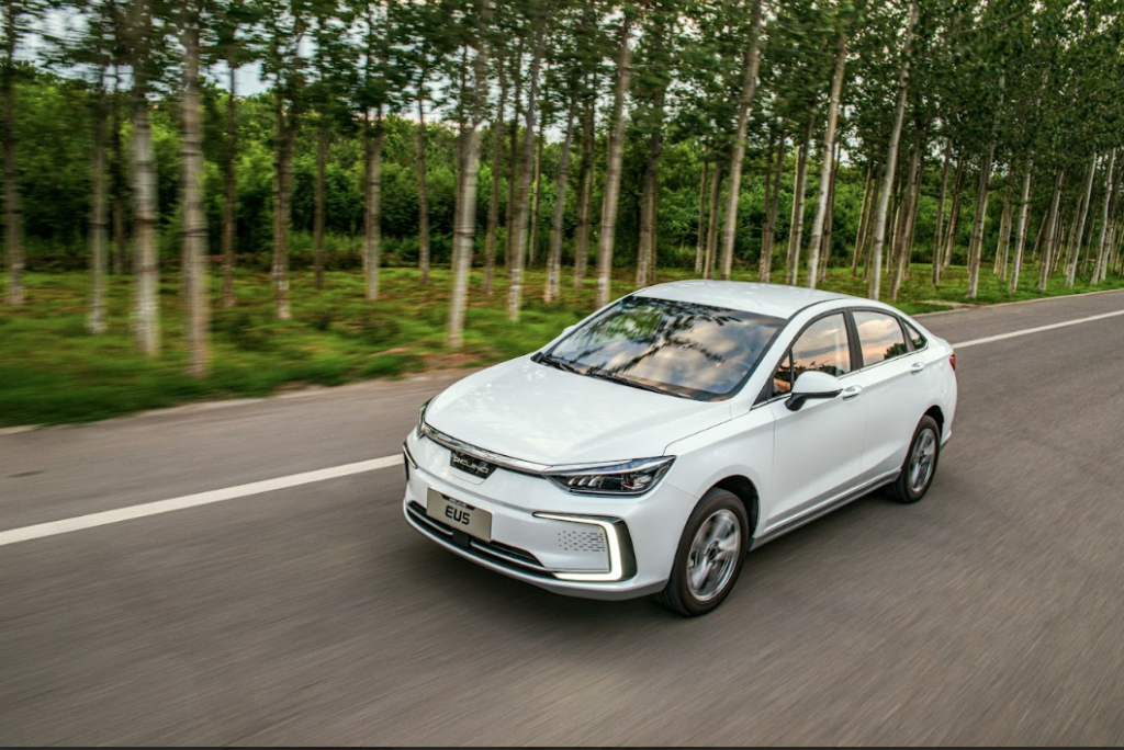 BAIC muestra su lado más competitivo con sus dos sedanes EU5 Plus y U5