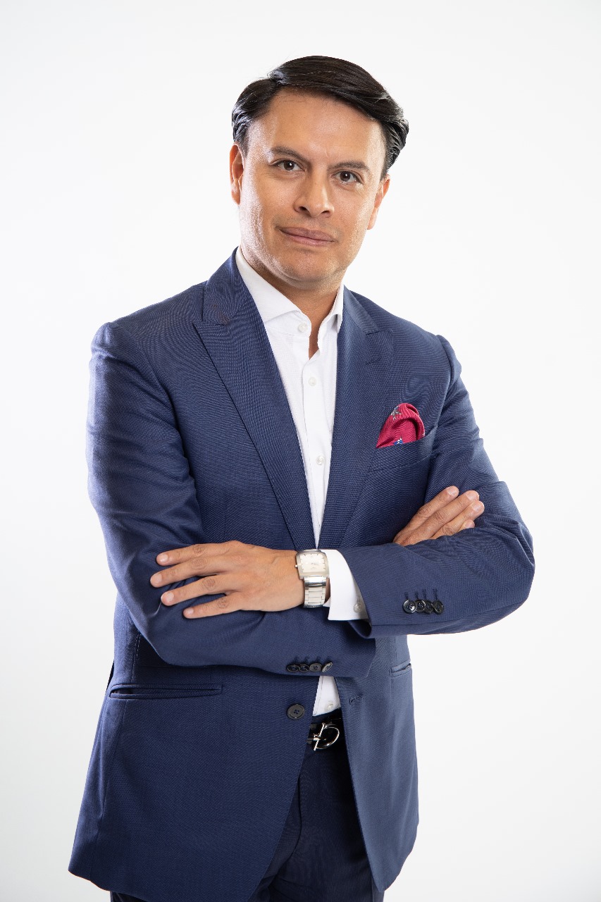 Entrevista con Osiel Pinal: Director de marketing y relaciones públicas de Lexus México