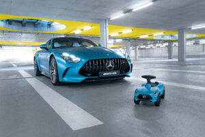 Die 7. Generation der Mercedes-Benz Kinderrutscher: der neue Bobby-AMGThe 7th generation of Mercedes-Benz children's ride-on cars: the new Bobby-AMG GT