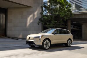 Volvo EX90 Sand Dune Exterior