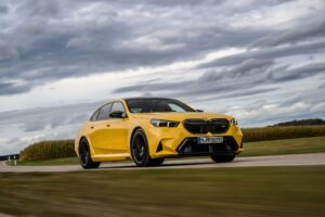 P90575419_lowRes_the-all-new-bmw-m5-1