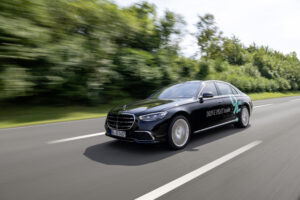 Genehmigt: Mercedes-Benz darf in Deutschland mit 95 km/h hochautomatisiert fahrenMercedes-Benz is approved for 95 km/h Level 3 autonomous driving in Germany