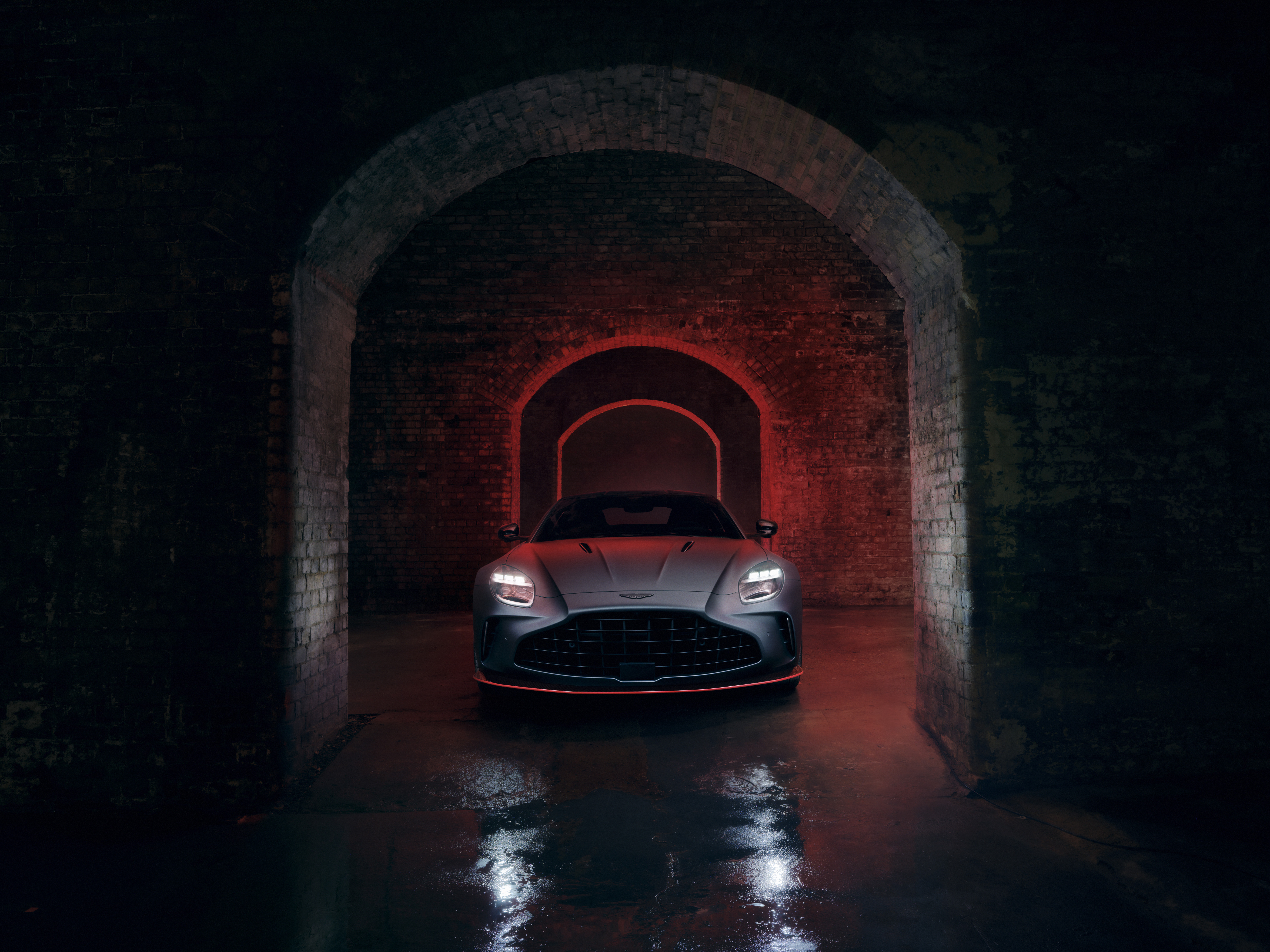 Aston Martin Vantage S (6)