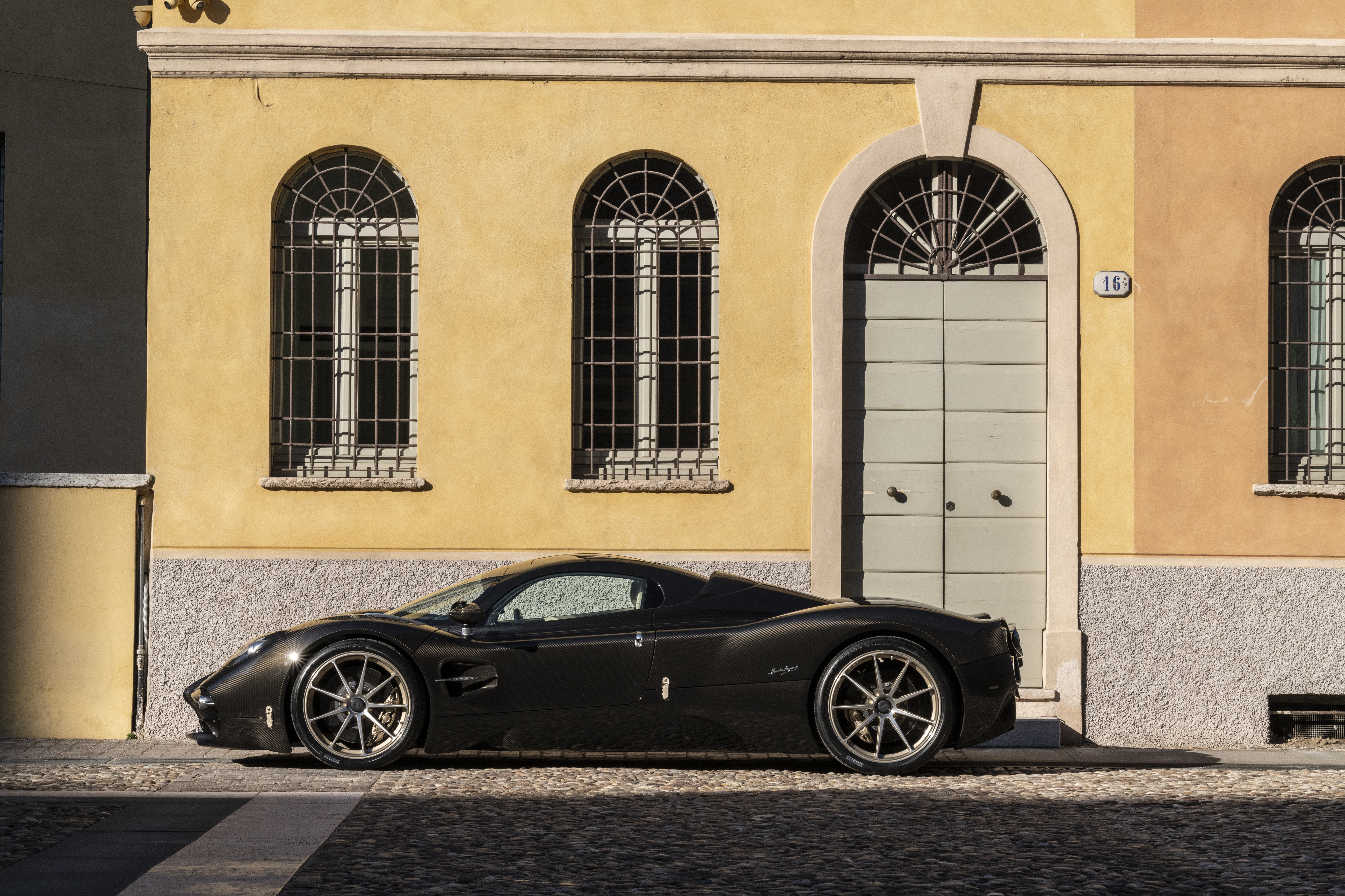 PAGANI UTOPIA