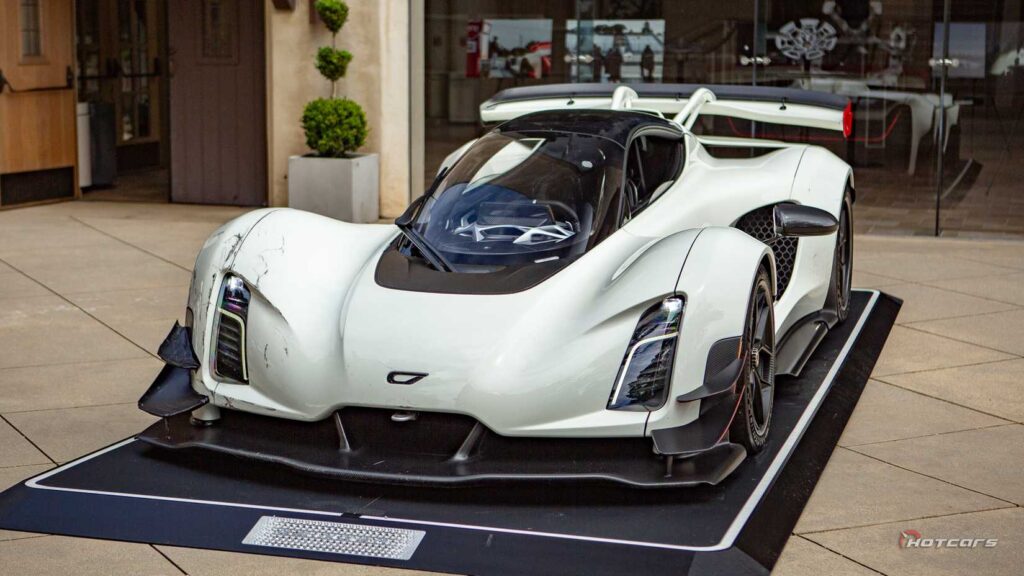 amanda-cline-2025-czinger-car-week-18