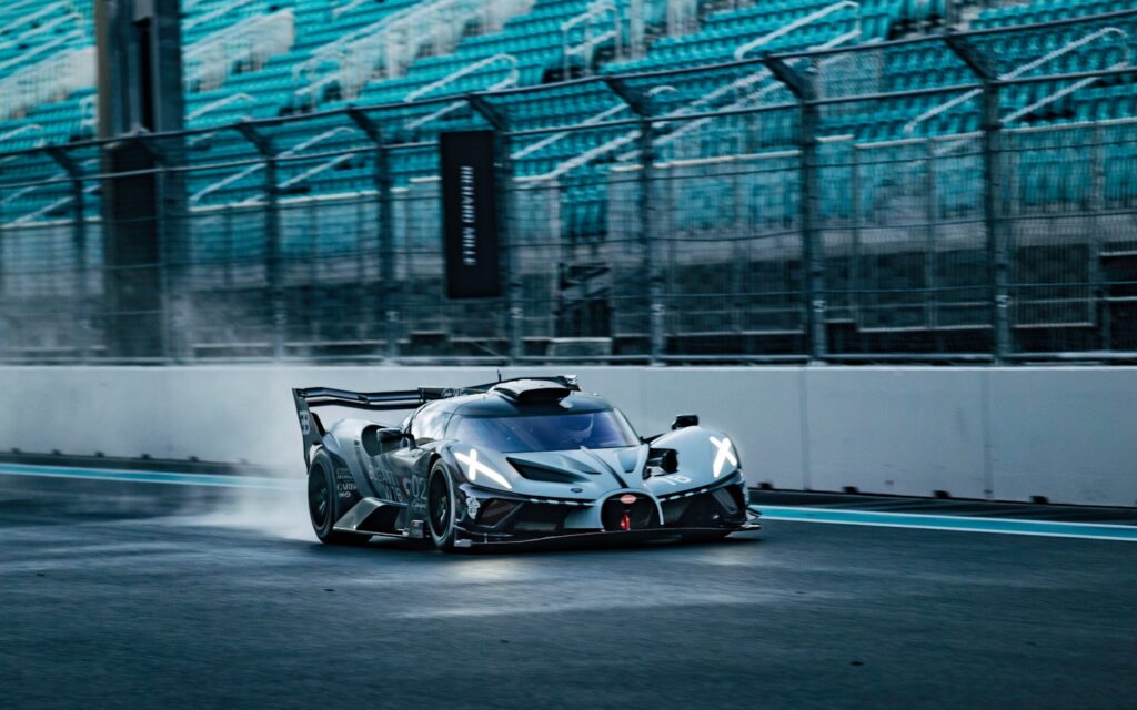 09 2602 BUGATTI-Feeling-the-Track-Miami