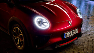 GWM_ORA_03_desktop_1920x1080_red_standing_lightson