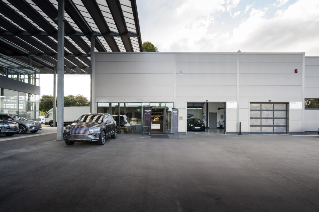 Düsseldorf service centre - 1