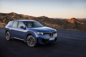 P90615621_highRes_the-new-bmw-ix3-50-x