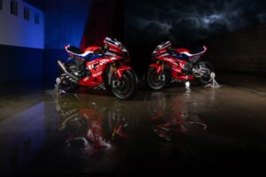 El equipo Honda HRC presenta el nuevo diseño tricolor de la CBR1000RR-R