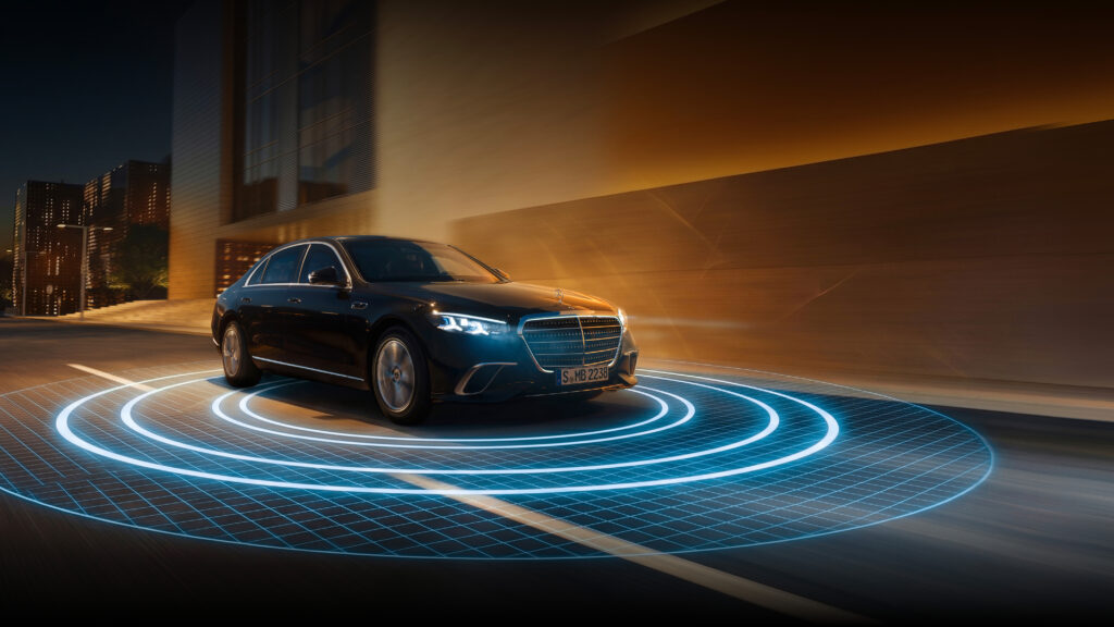 Mercedes-Benz treibt die Digitalisierung der Verkehrsinfrastruktur voran: Fahrzeugdaten für sicherere und effizientere MobilitätMercedes-Benz advances the digitalisation of transport infrastructure with vehicle data for safer and more efficient mobilit
