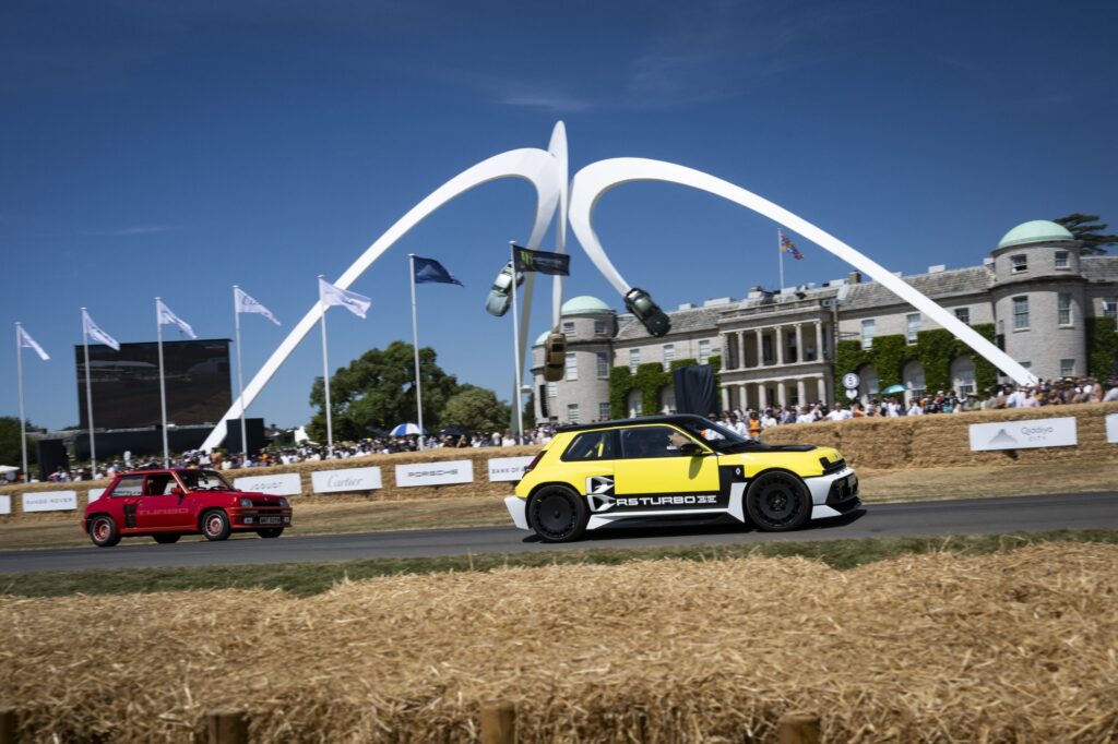 Original-23772-fos26-thursday-pm-renault-moment-38-scaled