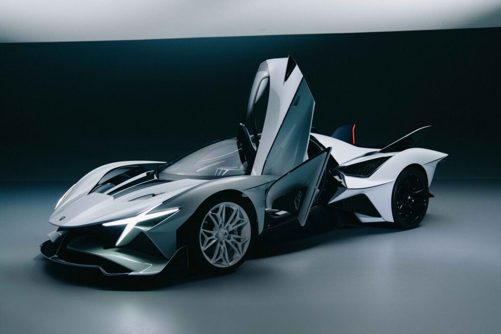 apollo-automobil-unleashes-production-version-of-the-apollo-evo-at-goodwood-festival-of-speed-2026_23
