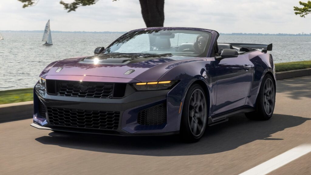 New Mustang Dark Horse SC Convertible_02